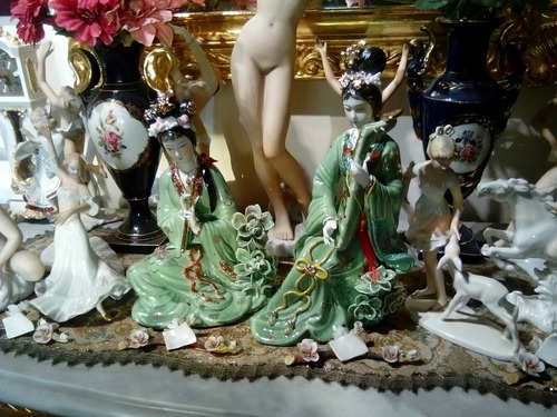 Porcelana Grande 2 Damas Japonesas Musicas  Antiguas