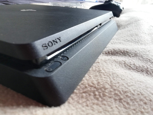 Consola De Juegos Sony Playstation 4 1tb, Inalámbrica, Blu-r