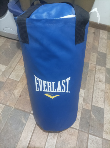 Saco De Boxeo Everlast Nevatear Azul/negro 55 Cm. Color Azul