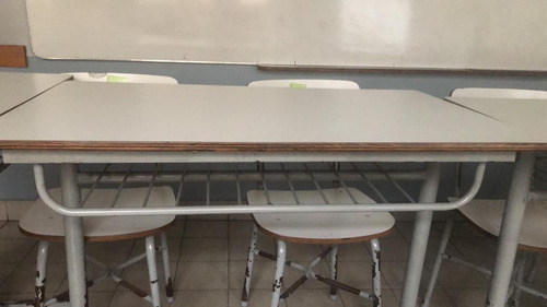 Mesa Escolar Reforzada,usada  Laminado Plastico Color Blanca