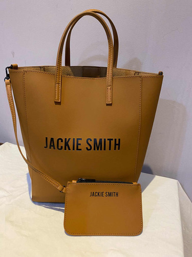 Cartera Jackie Smith