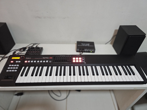 Teclado Musical Sintetizador Roland Xps-10 Preto 61 Teclas