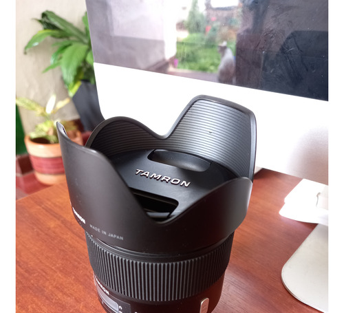 Lente Tamron Sp 35mm F/1.8 Di Vc Usd Para Nikon Con Parasol Y Tapas En Perfecto Estado