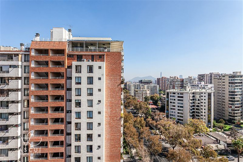 Departamento En Venta De 3 Dorm. En Las Condes