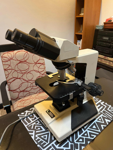 Microscopio Binocular Arcano