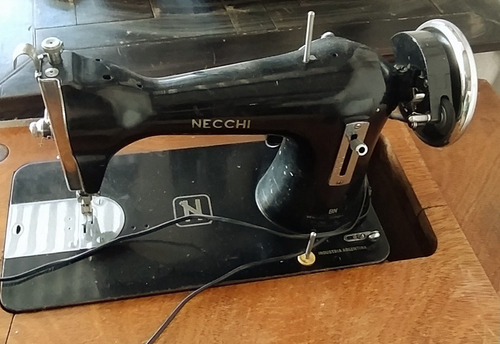 Maquina De Coser Necchi Electrica