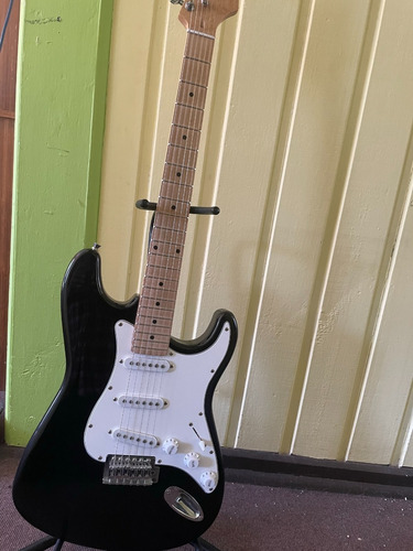 Guitarra Eléctrica Stratocaster Genérica Modificada 