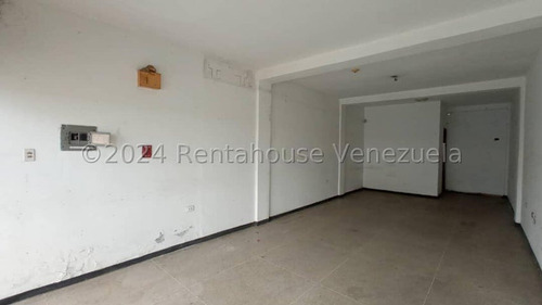 Dayana Saez Trae Esta Oportunidad Para Colocar Tu Negocio En Excelente Zona Comercial, En Un Local Comodo, Amplio Y Seguro. - Imagen 3