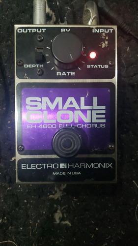 Pedal De Efeito Electro-harmonix Small Clone  Preto