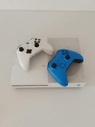 Xbox One S 1tb+blue Ray+2 Controles+baterías+soportes... 