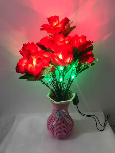 Vaso De Rosas Flores Artificiais Com 36 Leds Pisca Pisca