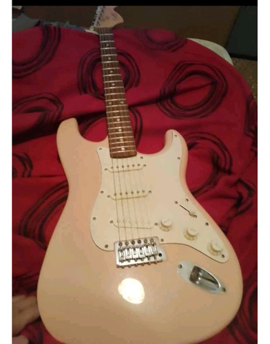 Guitarra Eléctrica Marca Squier By Fender Color Rosa 