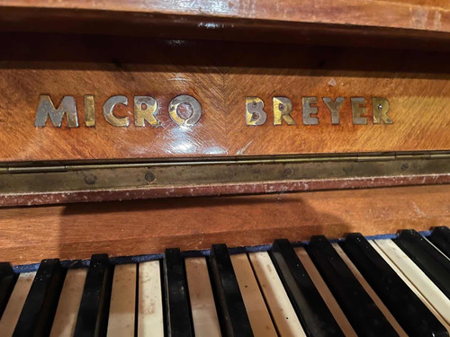 Piano Vertical Breyer Usado