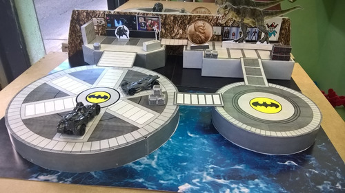 Diorama Papercraft Hot Wheels Esc 1/64 Baticueva Batman