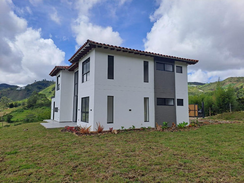 Encantadora Finca En Venta El Peñol - Imagen 2