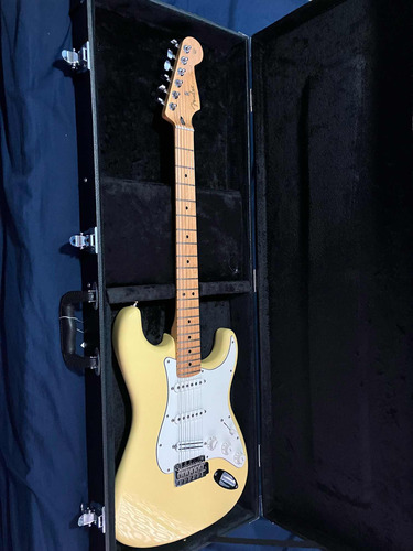 Fender Stratocaster Player Buttercream