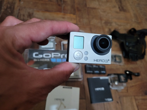 Go Pro Hero3+ Muito Nova Com Acessórios , 3 Baterias , Tela