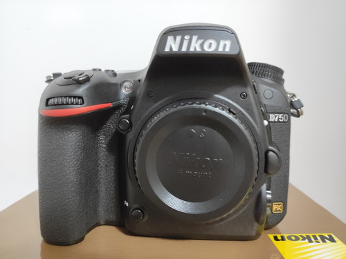 Nikon D750 Nova 0 Click 