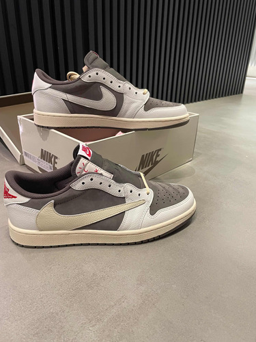 Nike Air Jordan 1 Low - Travis Scott Reverse Mocha