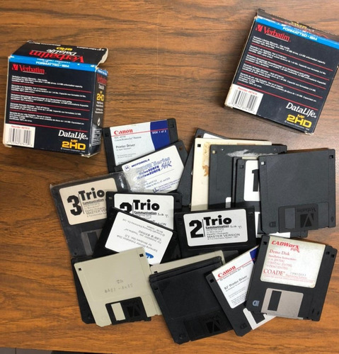 Floppy Diskette 3.5 Variedad De Usados. Caja Con 12 Pzas