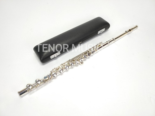 Flauta Transversal Yamaha Yfl211s Semi-nova . 2600 Avista
