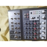 Mezcladora De Audio Behringer Xenyx 