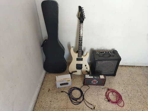 Guitarra Kramer, Amp Roland, Int Behringer Pedalera Digitec