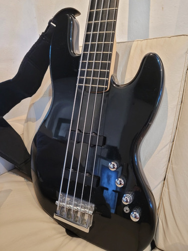 Bajo Squier Deluxe Jazz Bass 5 Cuerdas Activo