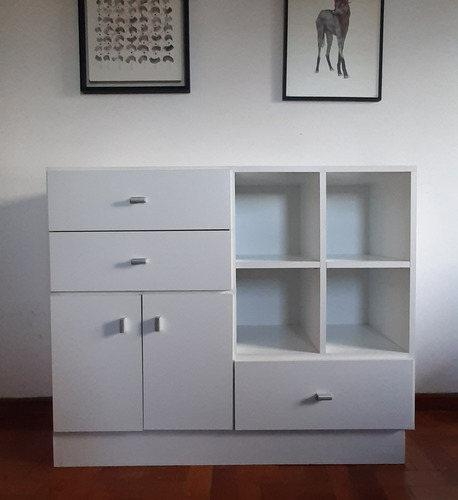 Mueble Con Cajonera Y Apartados Para Obra De Arte