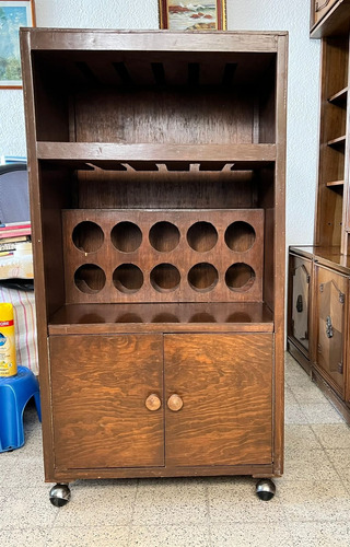 Cantina Mueble Madera Ruedas Usada Copas Botella Vino