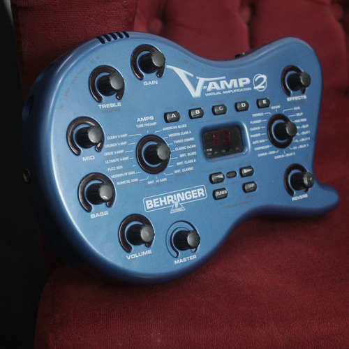 Pedaleira Multi Efeitos De Guitarra Behringer V-amp 2 Usada