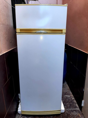 Heladera Philco Con Freezer Para Reparar