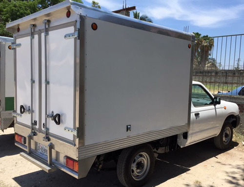 Caja Térmica Nissan Np 300 Modelo 2018 Cancún