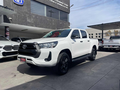 Toyota Hilux 2022 2.7 Cabina Doble Sr Mt