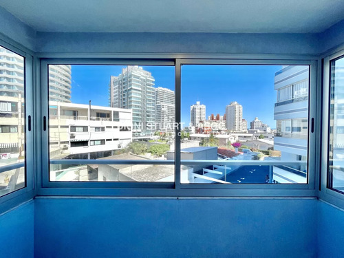 Alquiler Cerca De La Playa - 1 Dormitorio + 1 Baño - Piscina Exterior - Mucama - Gimnasio - Punta Del Este - Imagen 4