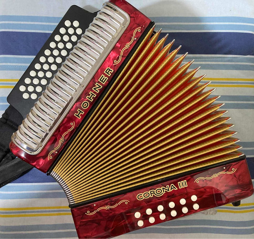 Acordeon Hohner Corona Iii En Venta. Publicación Única Fotos