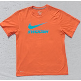 Remera Nike Swoosh - Talle S