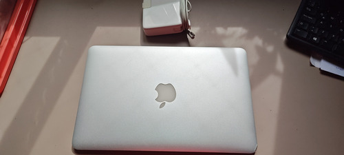 Macbook Air 11, Core I5, 4gb Ram, 128 Ssd. Permuto 