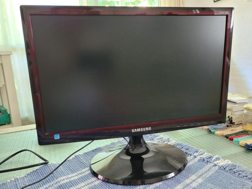 Monitor Samsung S19d300