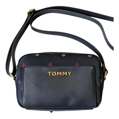 Bolsa Bandolera Tommy Hilfiger 69j8579 410 F9g Diseño Monogram De Poliuretano Azul Marino Con Correa De Hombro Azul Marino Asas Color Azul Marino Y Herrajes Oro | Meses sin interés