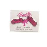 Aretes Broquel Barbie Name Log Rosa Joyería Fina Plata .925