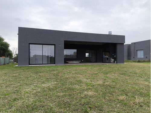 Venta Casa Area 1 San Sebastian 3 Ambientes