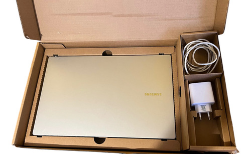 Samsung Galaxy Book3 2 Meses De Uso Y 4 Meses De Garantía