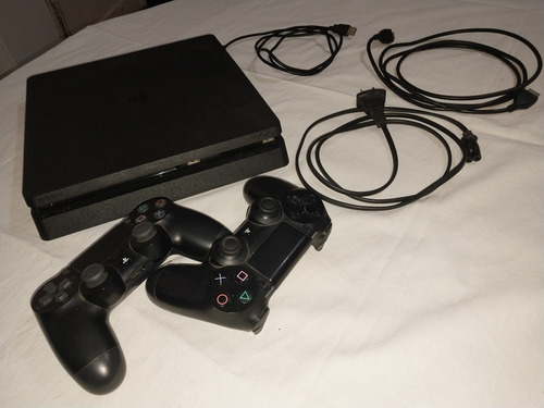 Playstation 4 Usada, Casi Como Nueva, 2 Controles Y 3 Juegos