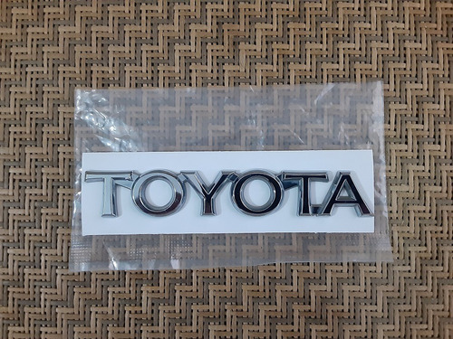 Emblema Toyota De Tapa Maleta De Corolla Baby Camry Usado. Foto 2