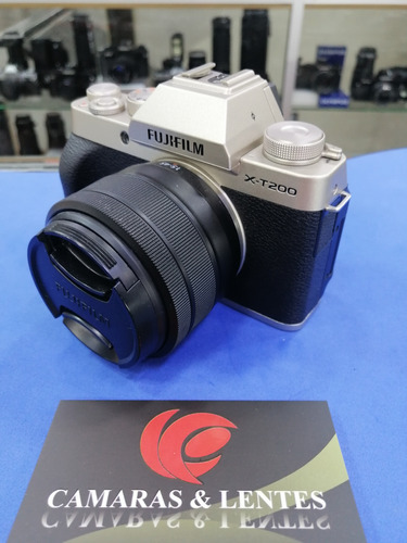 Cámara Fujifilm X-t200 Con Lente Xc15-45 Mm