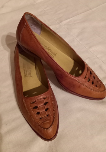Zapato De Cuero, Tipo Mocasin,  Color Marrón Claro, T. 36