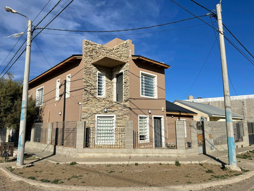 Casa En Comodoro 4 Dormitorios Zona Norte