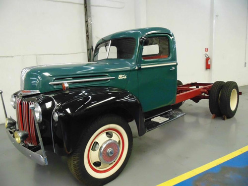 FORD  1946 V8