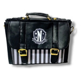 Bolsa Crossbody Merlina Wednesday Acabado De Los Herrajes Oro Color Negro Correa De Hombro Negro Diseño De La Tela Liso